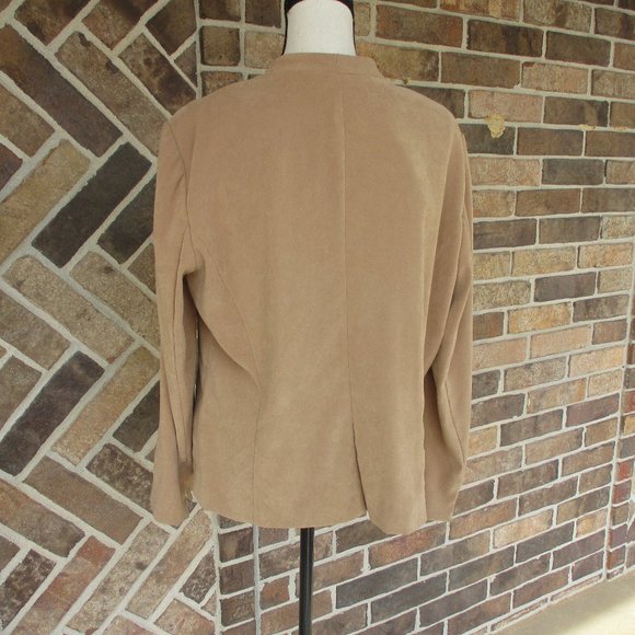 Beautiful 3 piece 16P set jacket, Tank and black pants - Picture 6 of 8